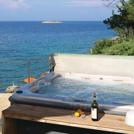 Beautiful In With Jacuzzi 펜션